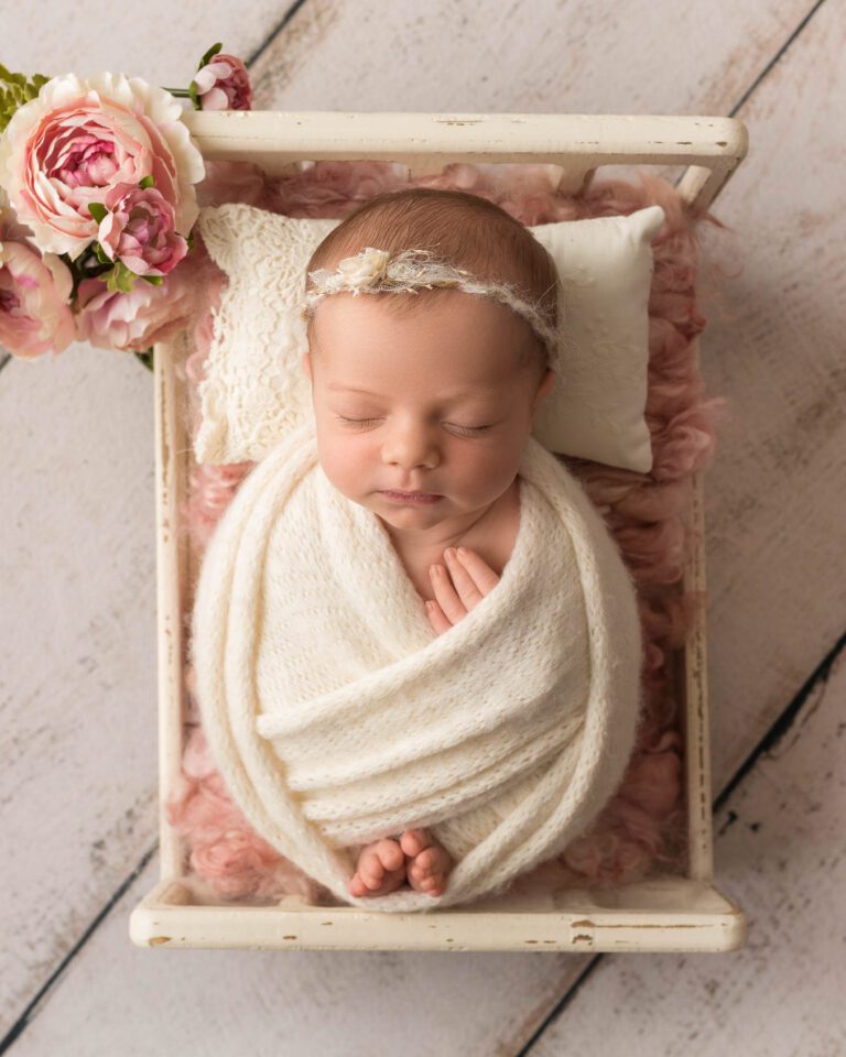 Newborn Photography: The Ultimate Guide for 2024